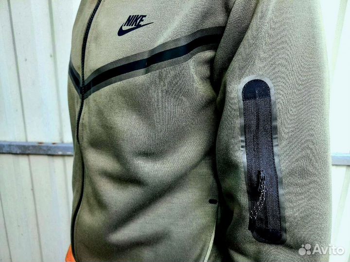 Спортивные костюмы Nike Tech Fleece