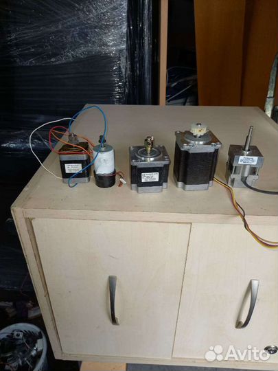 Шаговый двигатель