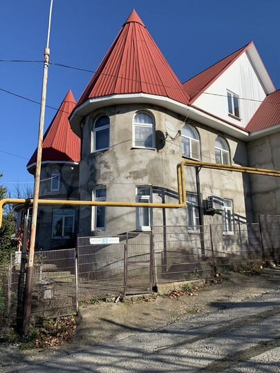 Дом 380 м² на участке 8 сот.