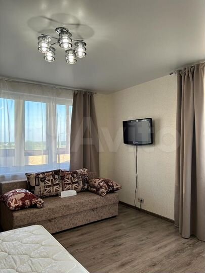 2-к. квартира, 90 м², 2/16 эт.