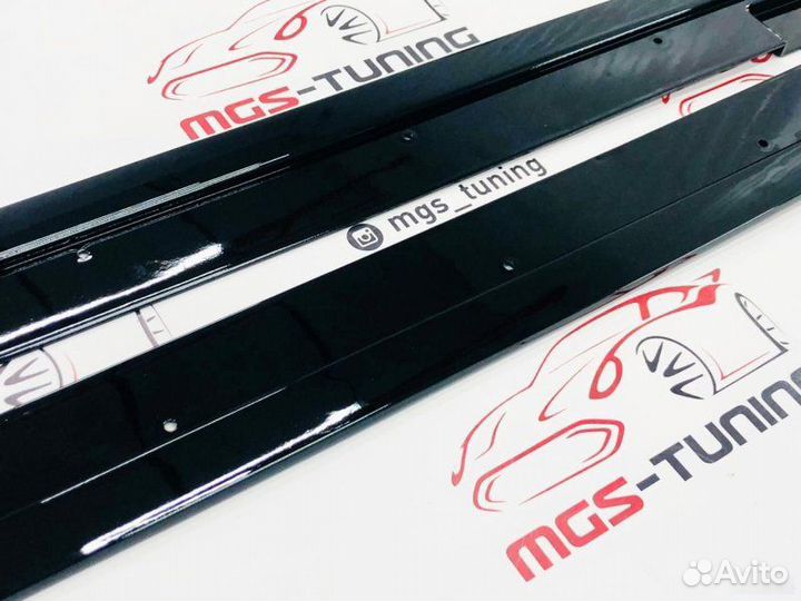 Лезвия порогов BMW F22 M-Performance черный глянец