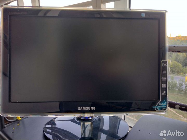 Монитор Samsung SyncMaster P2070