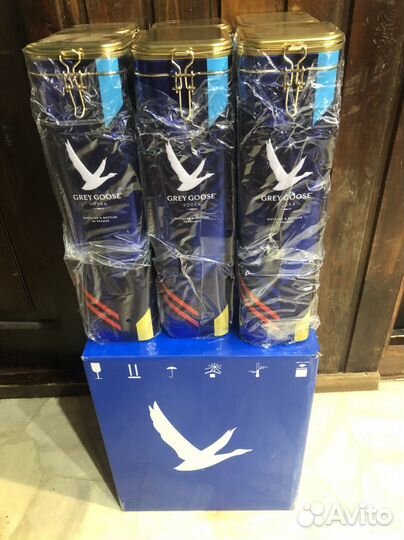 Подарочная коробка