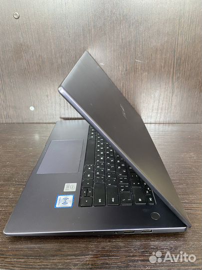 Huawei matebook d15 core i3