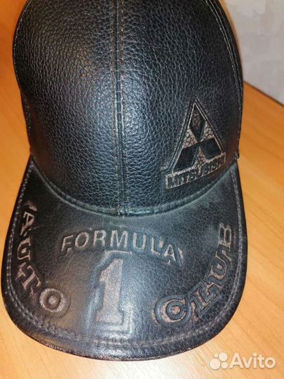 Кепки разные