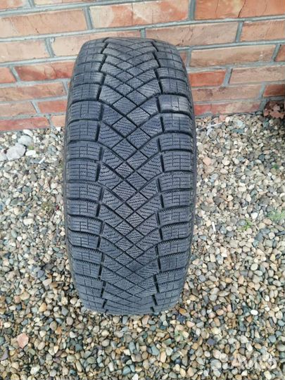 Pirelli Ice Zero FR 205/55 R16