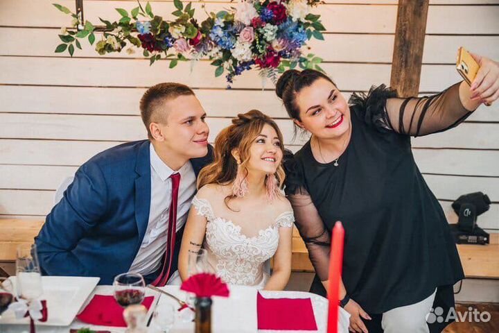 Ведущая Организатор DJ