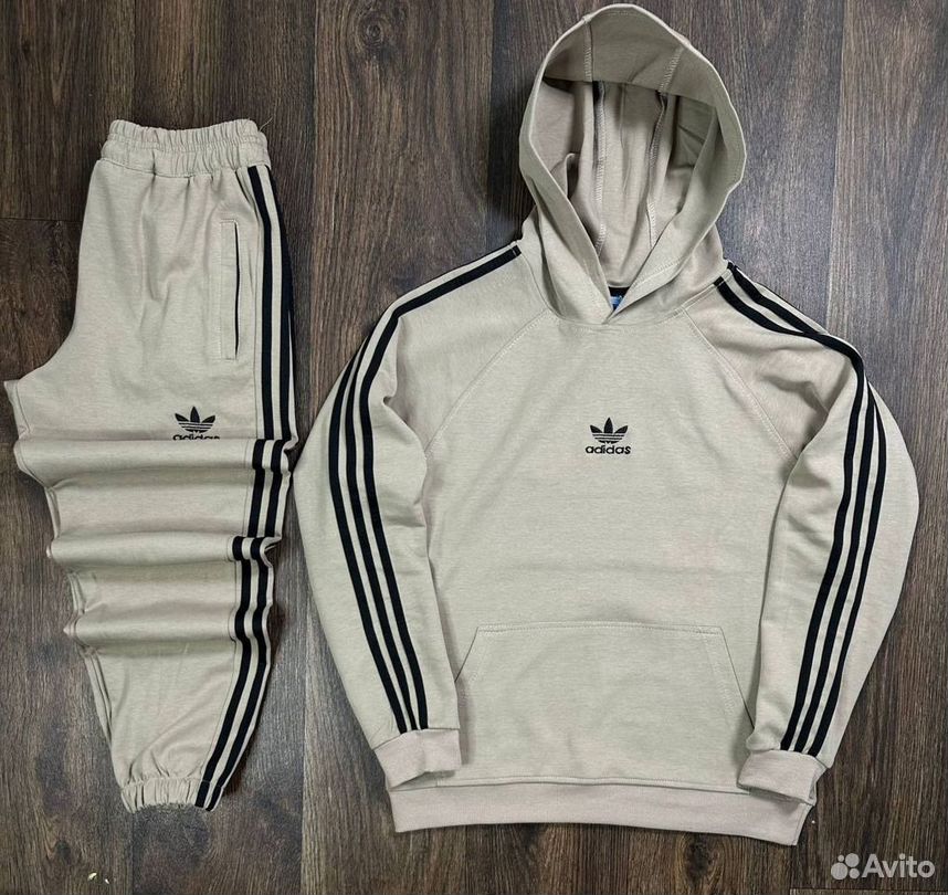 Спортивный костюм adidas