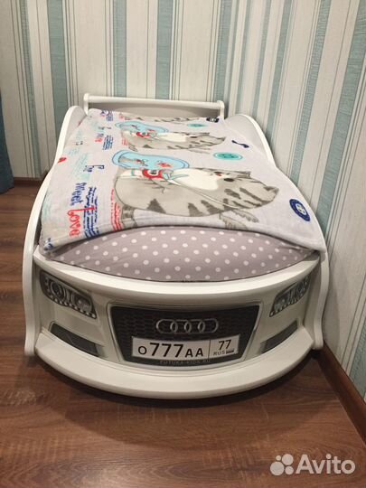 Кровать машинка