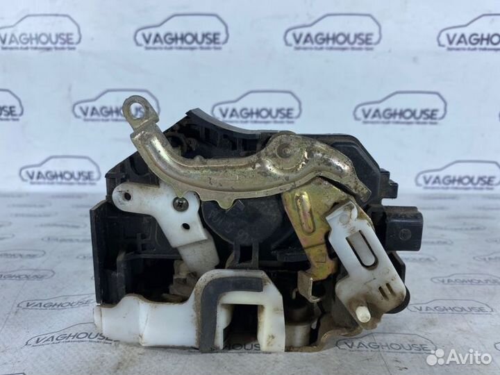 Замок двери задний левый Mitsubishi Lancer 9 1.6