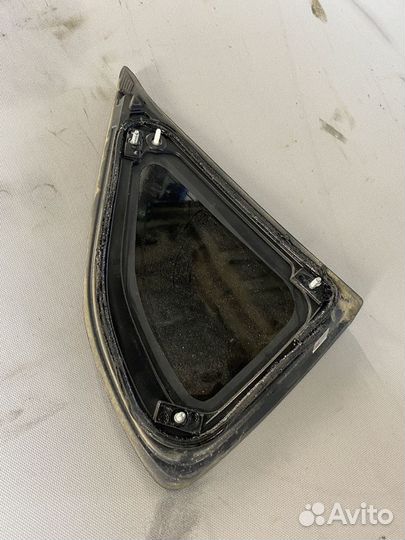 Стекло кузовное глухое левое Kia Ceed (JD) II рест