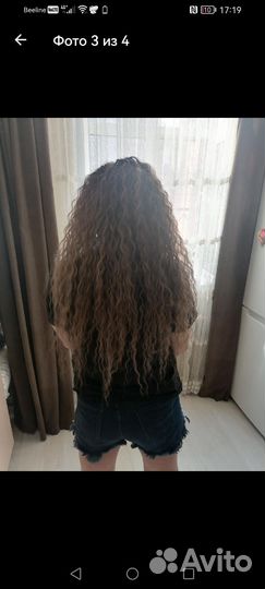 Модель на афрокудри