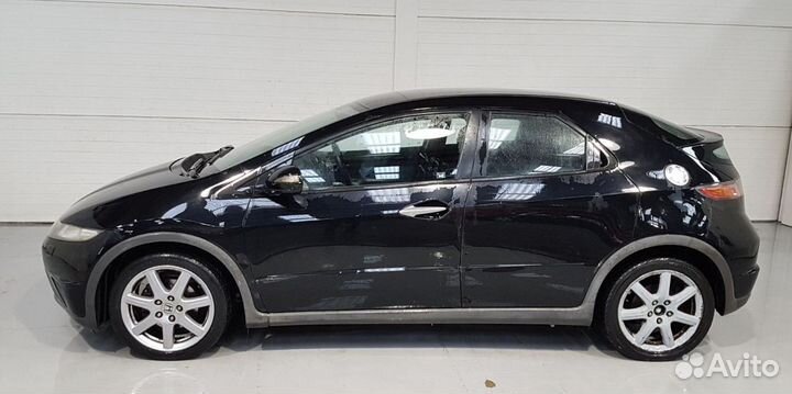 Разбирается honda Civic 5D 2006-2012