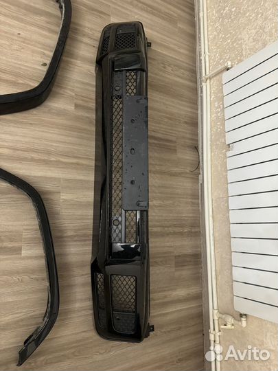 Передний бампер росширители арок и подкрыльники