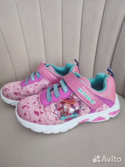 Кроссовки для девочки