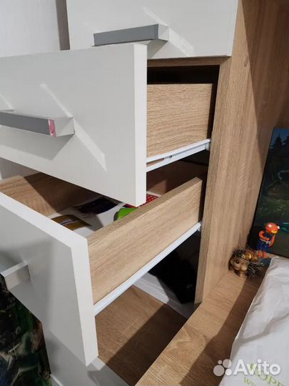 Компьютерный стол с ящиками