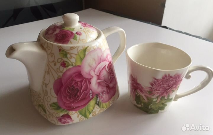 Заварочный чайник и чашка фарфор