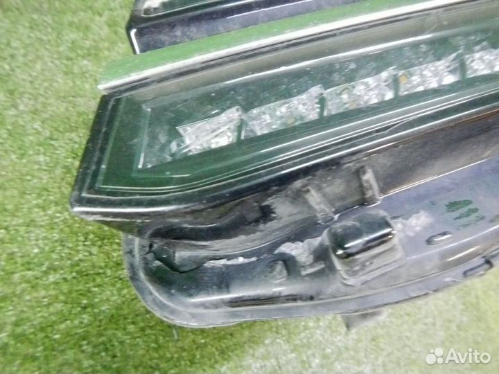 Фара левая Volkswagen Tiguan