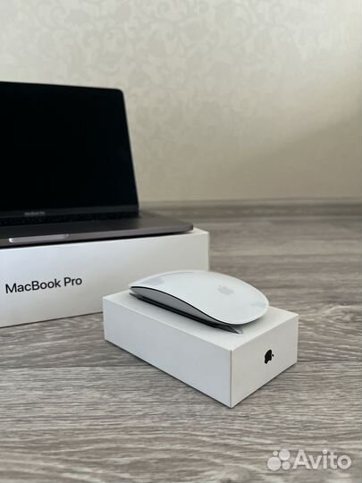 Apple MacBook Pro 13 2017 i5 8/512 Gb Touch Bar