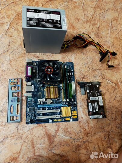 Материнская плата с процессором и памятью