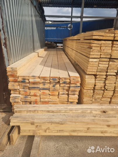 Обрезная доска из ели 401006000мм в Ростовской обл