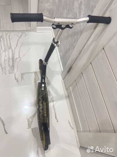 Самокат Jogger 210