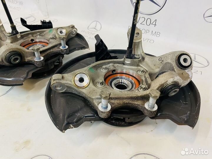 Кулак поворотный задний левый Mercedes W204 W212