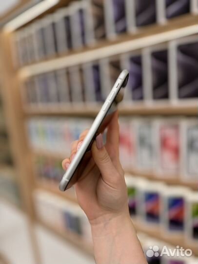 iPhone Xr, 64 ГБ