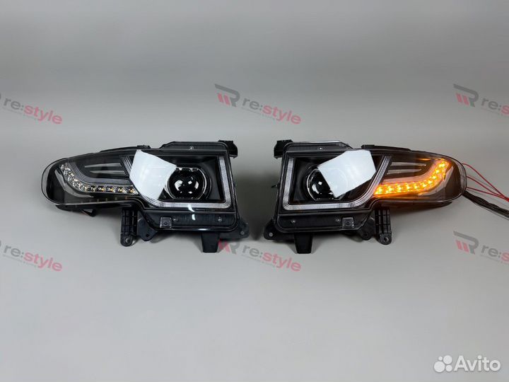 Фары + решетка Toyota FJ Cruiser Vland S2528