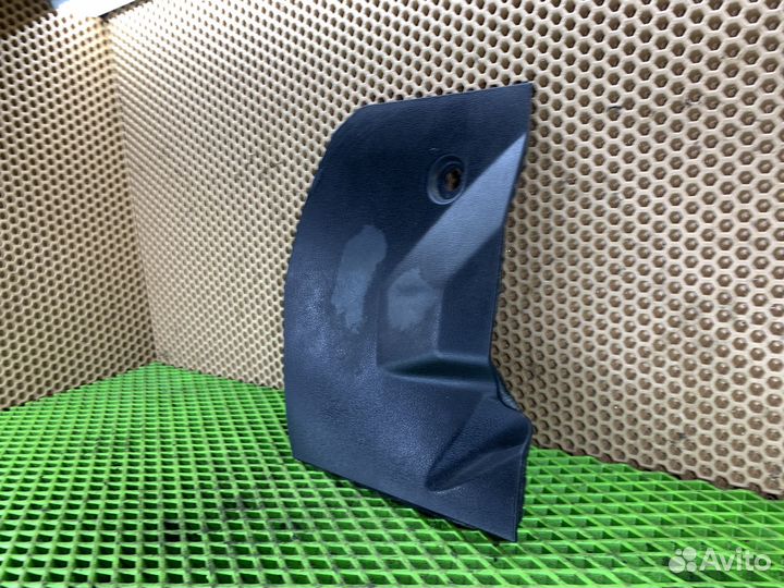 Накладка салона нижняя левоя lifan x60