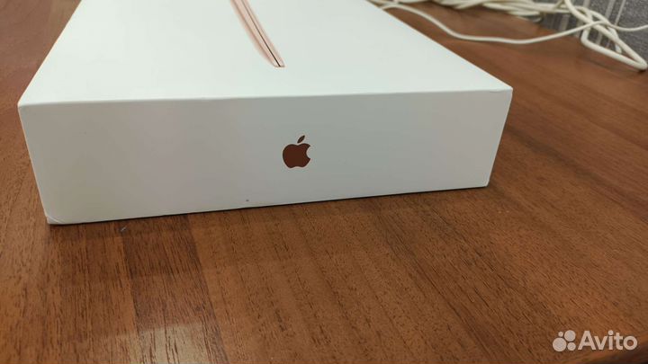 Продаю коробку от Macbook air m1 8 gb 256 gb