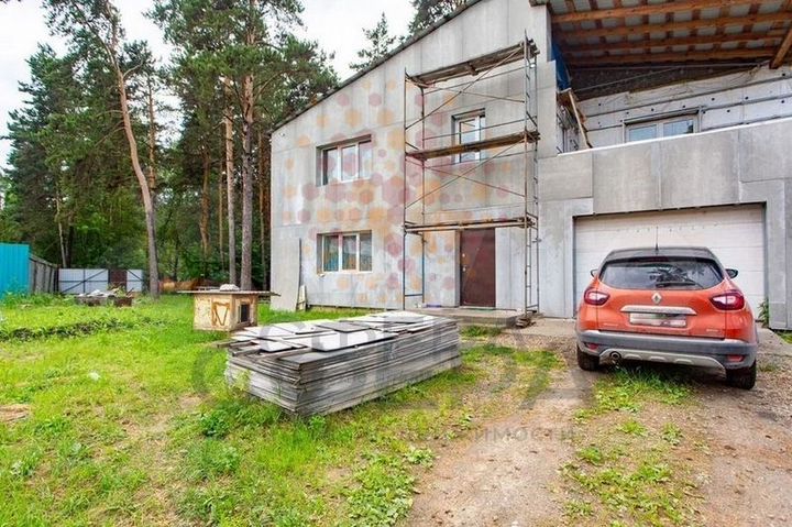 Коттедж 405 м² на участке 9,4 сот.