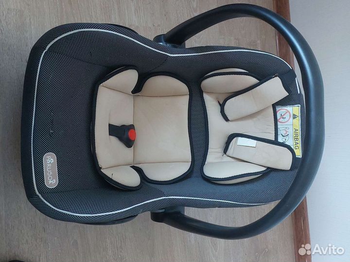 Автомобильное кресло