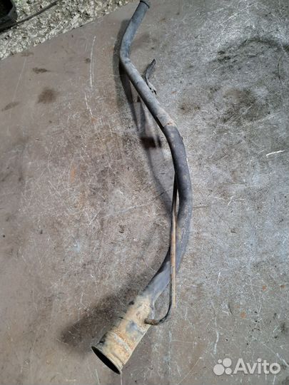 Горловина топливная Dodge Caravan