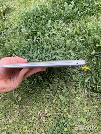 Apple MacBook Air 13 2020 Retina/i5/8Gb/256Gb SSD