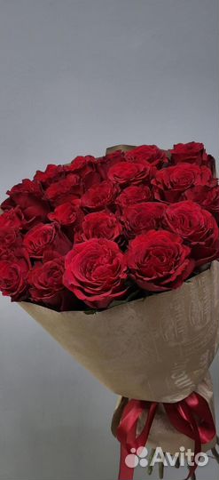 Букет из 25 роз 60 см в крафтовой упаковке