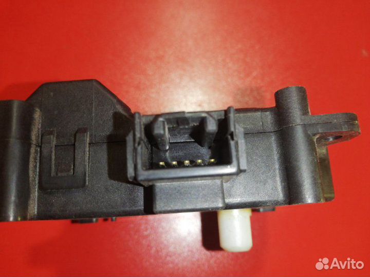 Сервопривод заслонок печки Toyota Land Cruiser