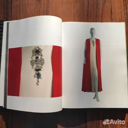 Редчайшая книга Balenciaga and His Legacy