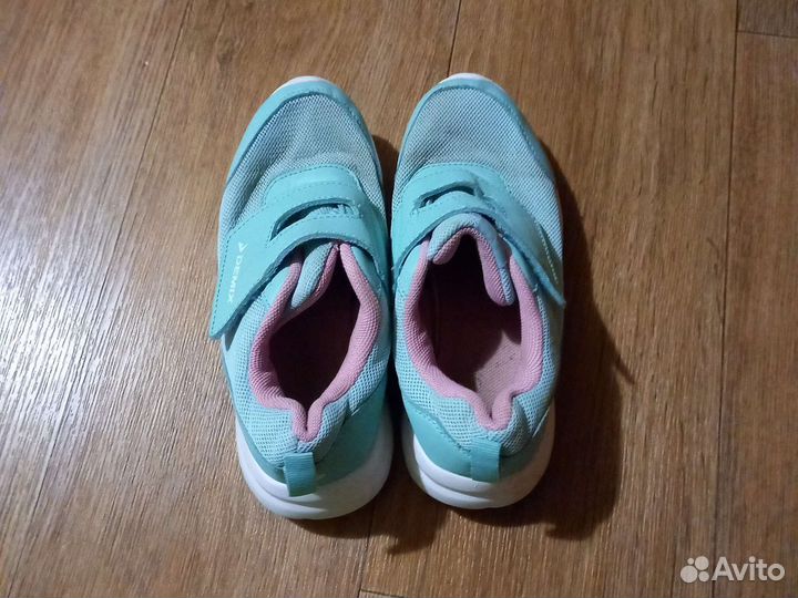 Кроссовки для девочки