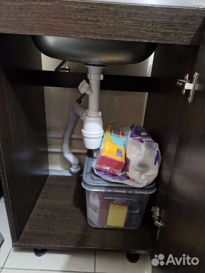 Раковина с тумбой