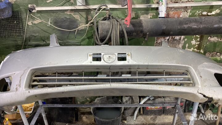 Продам бампер на короллу