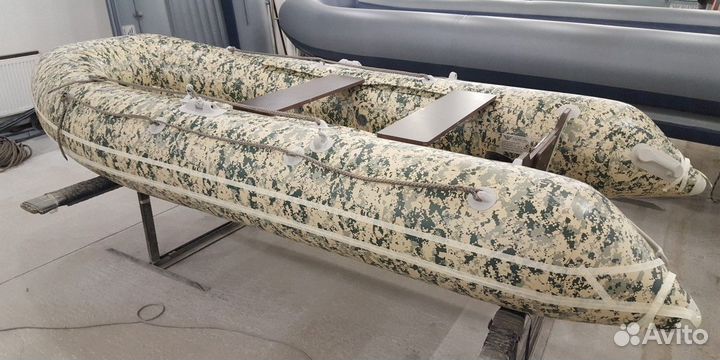 Лодка «флагман - 330U» пиксель