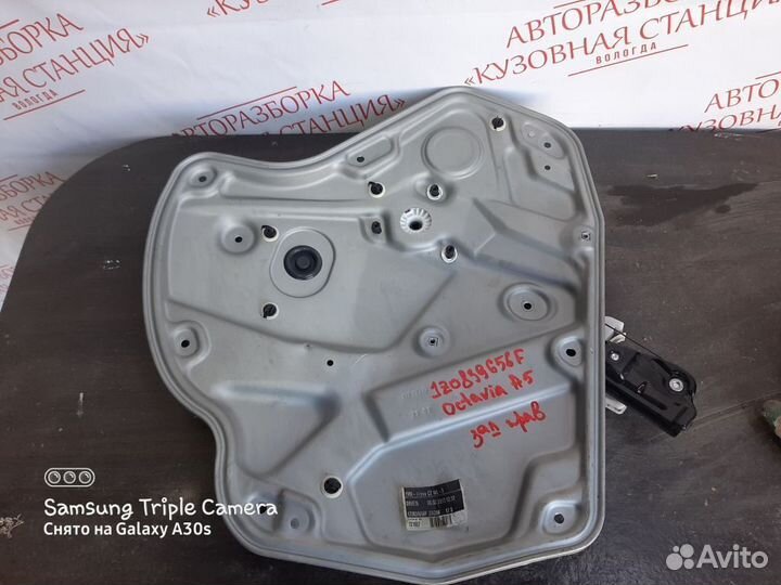 Стеклоподъемник задний правый Skoda Octavia A5