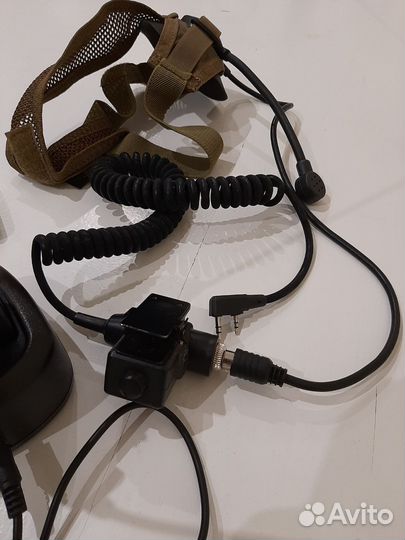Радиостанция(400-470мгц) + наушники + микрофон