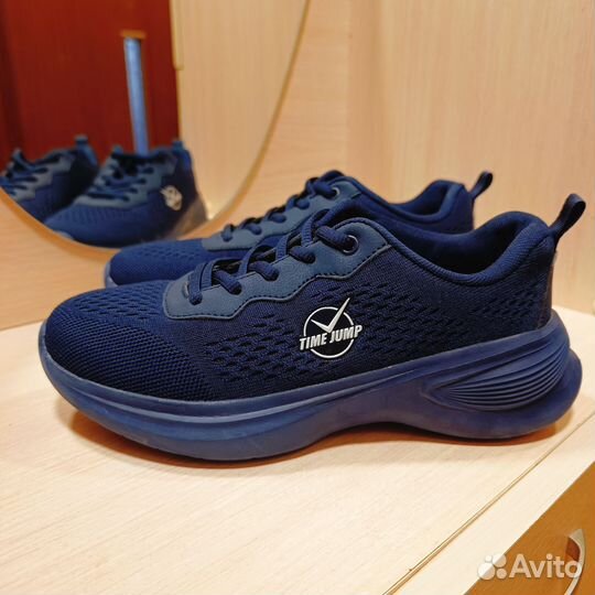 Кроссовки летние