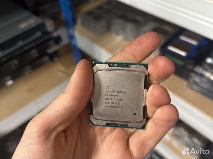 Процессор Xeon E5-2699 v4 (22 ядра, 44 потока)