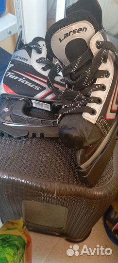 Коньки хоккейные