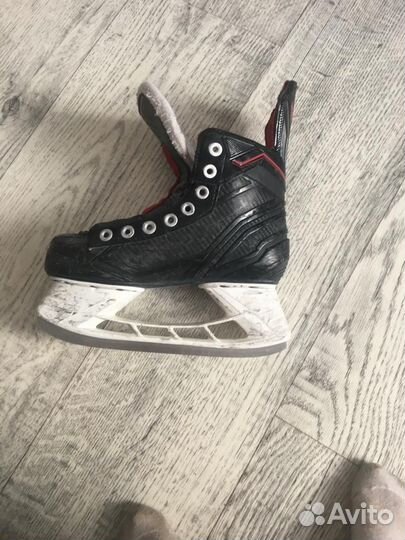 Хоккейные коньки bauer 35 р