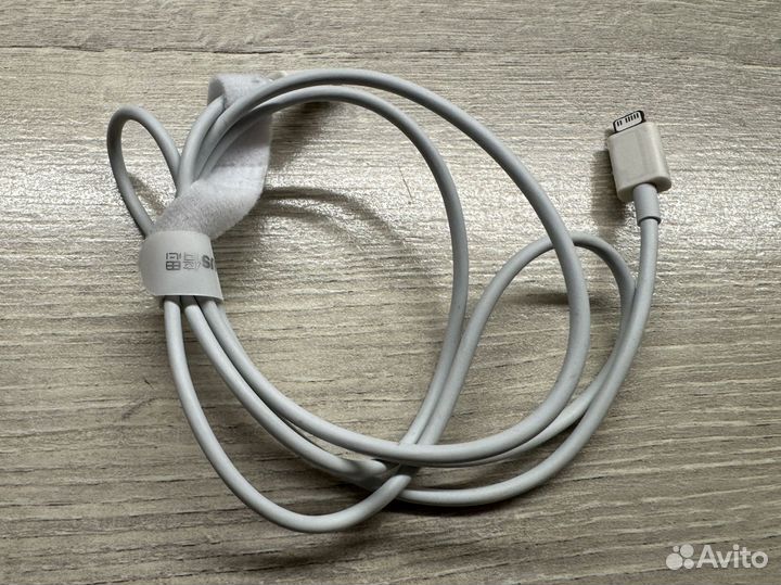 Кабель для зарядки iPhone