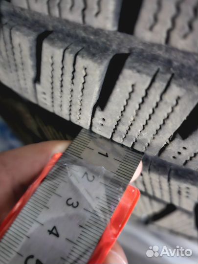 Bridgestone Blizzak Revo GZ 215/55 R16